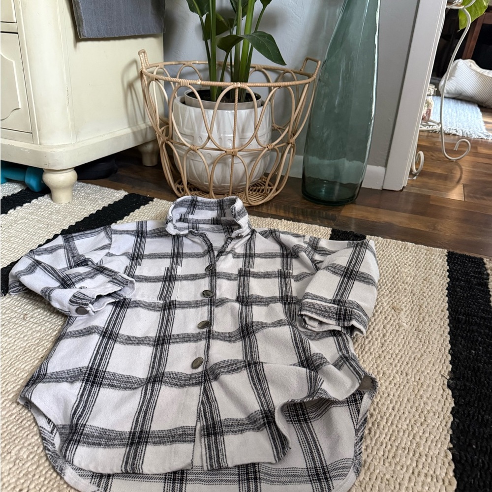 Shacket Black & White Cotton MEDIUM Button Down Front